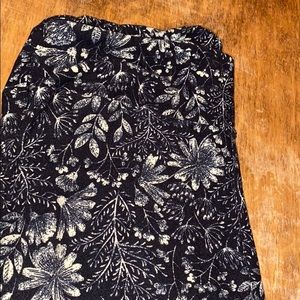 LulaRoe Tall & Curvy Leggings